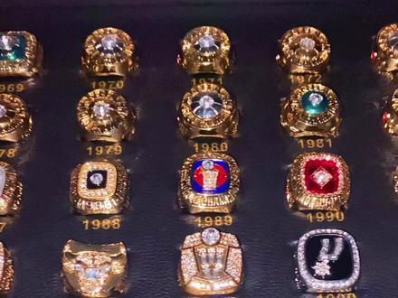 这绝对是送给喜欢篮球的朋友最好的礼物,赶快艾特给他看!!#nba #总冠军戒指 #热门 #礼物推荐