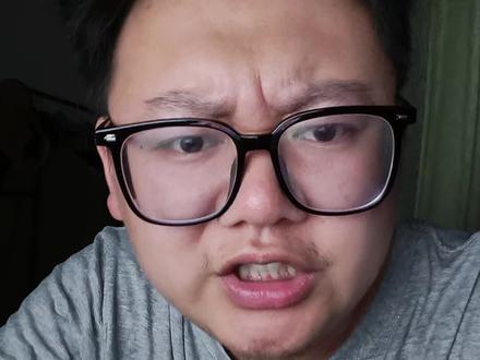 1加15t降价才是王道,在没有降价之前,我觉得这个手机性价比非常一般,而且卖的非常贵。但是降价之后,小屏手机当中它的性价比确实还不错。#小屏手机 #一加15t #手机推荐