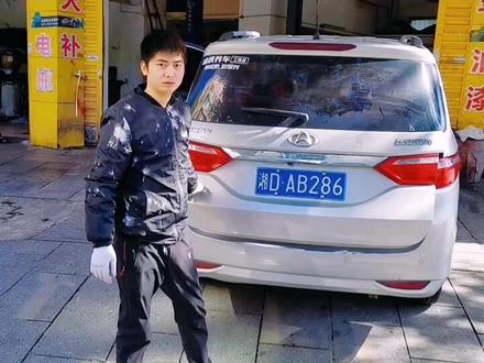 长安欧尚尾门锁打不开 经过刷抖音联系找到我 帮粉丝秒杀问题!具体收多少钱看粉丝自己给吧。关注我修车不迷路!#长安汽车