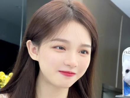 更新粤语已经开始有点疲劳了 我也想更新美女视频#粤语 @努力睡大觉