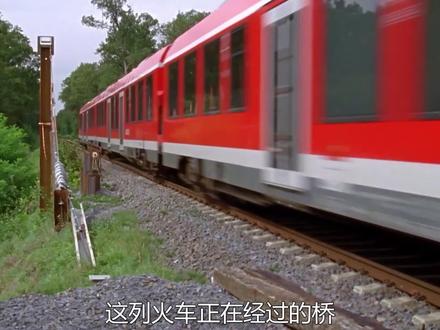 60个人换一座铁路小桥用了三天,417吨重的新桥就在旁边! #纪录片 #更换桥梁 #铁路