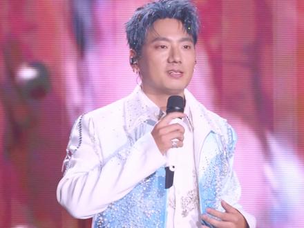 海来阿木现场和粉丝合唱《分币不掏》,自己没进去拍子哈哈哈哈!!!!
#海来阿木 #分币不掏 #海来阿木哈尔滨演唱会 #来跳舞