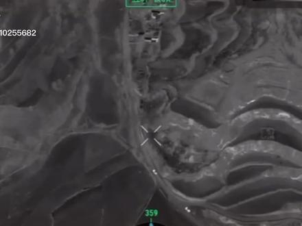 这一战花姐打伤了,大可乐打没了,出发前看着站着穿护甲,回来一看,却看到了大可乐去了汪星,宝贝孩子,记得去找你八叔,甩姐,小北京,小东北,连杆,五菱,锅巴,夏天告诉它们,不要再当猎犬了,#西北刀客#西北刀客护农 #西北刀客机油手 #西北刀客老吴#西北刀客晒晒 #西北实战护农