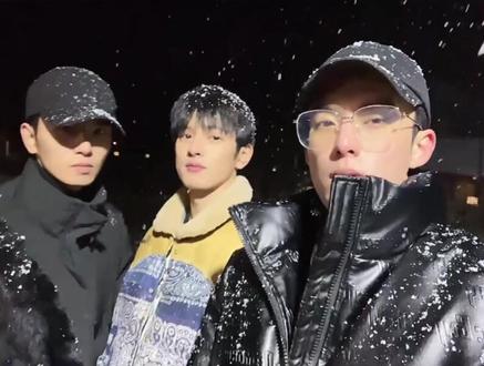 直接做了个小合集😂恭喜#edg夺冠 !!! #王润泽 #王鹤棣 #吴希泽 #段小薇 这几个娃是真的猛