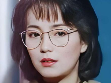 原来年轻时的“石榴姐”真的称得上风华绝代!#苑琼丹#颜值#演技#喜剧 #向全世界安利