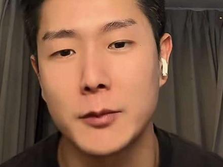 蔡紫景直播啦!,寻找切片的日子太煎熬了😭@蔡紫景 有腔调的哥说 1、没有放弃迪迪 2、两周内和三月底回来内地(做自己的服装品牌)3、和欧阳骏连线了#有你的恋歌 #蔡紫景 #痞幼 #欧阳骏