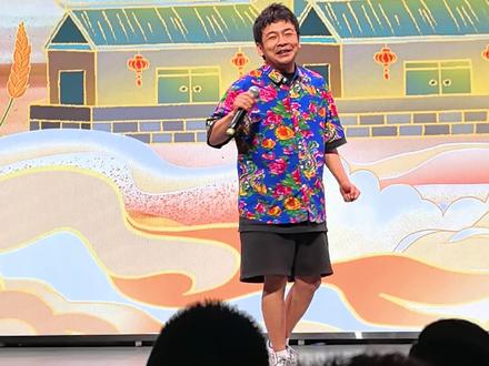 #刘老根大舞台 说不成句是他特色 ,一本正经胡言乱语#周云鹏 现场的感觉太好笑了😂😂😂