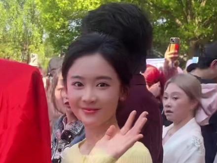 20260505 #直到烈日燃烧 开机仪式
我感觉我就像那瓜田里的猹,各个直播间跳跃,找#翟一莹 🤭