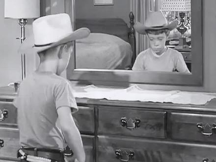 你小子拿把真枪但做假枪使怕不好吧,