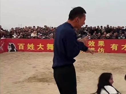 #不知什么情况上个被禁播了重新发个#武大郎摔跤视频#