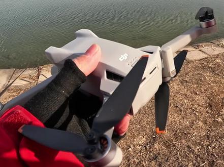 #滹沱河 开年第一钓鱼。这个季节还得钓#鲫鱼 ,咱们#路亚 逗钓。看看效果怎么样?