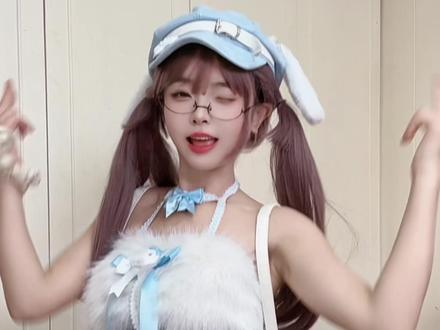 一个人也要接力摇!#接力摇 #卡点舞 #丝滑#变装