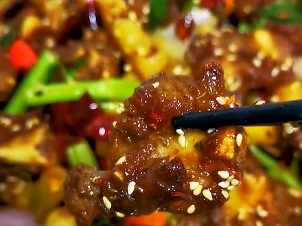 做干锅排骨到底焯不焯水?要选哪个部位才更好吃呢?详细教你在家轻松做出超越饭店的味道。#美食 #干锅排骨 #抖音美食创作人