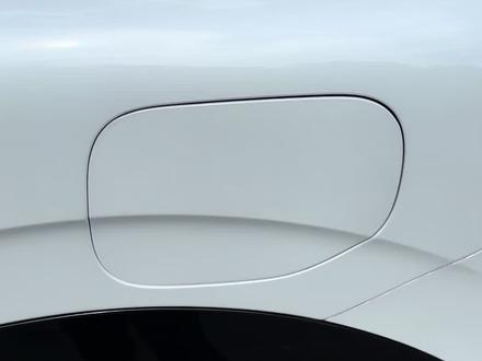 极氪7X充电口盖板打不开去极氪家维保 #极氪 #大有氪为 #极氪7X 极氪7X充电口盖板天太热打不开?尤其是贴了车衣的,很多人都遇到了这个情况。极氪家扯皮怪车衣?我们一起去极氪家看看是怎么个事!🧐(经过检查,我的确实是因为贴了车衣减少了了缝隙厚度导致打不开的)但是没有任何扯皮,调整了一下充电口盖板的位置就解决了😌还免费洗了车(洗的很干净,还是人工洗的),免费充了电(去的时候还有20%多的电,160KW快充桩20分钟充满),还有免费的玻璃水可以加(没加,自己用的伍尔特的还有很多。极氪家不知道什么牌子的就没加,但也是单独密封包装的小瓶的玻璃水)全程每个工作人员都是微笑服务,客客气气的,体验感非常棒😊不知道你们说的服务止于大定的到底是哪里的极氪家🤓 #极氪家 #极氪MOT温度服务