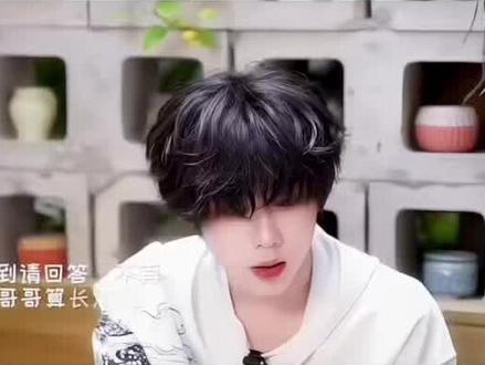 ‘’不再依赖哥哥算长大吗?’’
‘’小孩就小孩呗 又能怎? ‘’
#恒铭 #馒猪 #陈奕恒 #陈浚铭