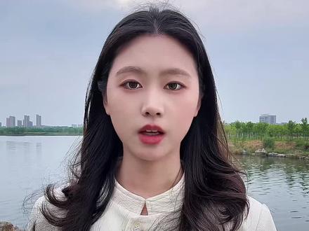 欢迎小星河、小普洱来到山东菏泽。这里有四月倾城的牡丹,也有四季滚烫的羊肉汤;有黄河故道吹来的风,也有我们热情的菏泽人。#郝熠然 #菏泽冠宇牡丹园 #五一去哪儿 #菏泽婚礼主持人郝韵 #来菏泽赴牡丹之约