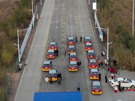 科三困难户快看过来!专属福利上线🔥
笔直丝滑考试路线吃透,点位精准标、操作手把手,再难的科三也能轻松拿捏,通关有保障!#科三一把过 #驾考福利 #科目三路线 #科目三一把过