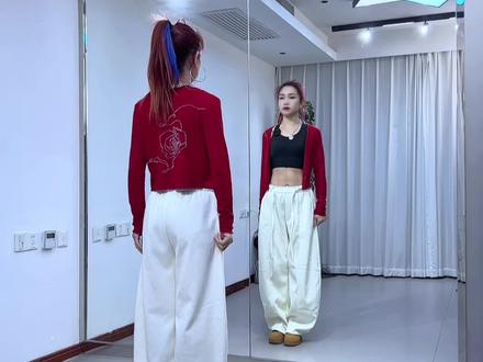 #东南西北风 背面分解教程来啦✌️#努力让自己发光 #丫头加油 #小雅爵士广场舞 #最潮广场舞