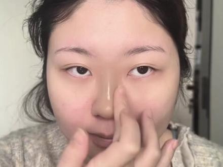 【cos蛋白假鼻】贴完假鼻上妆调色教程✨!!!
宝宝们问的上色教程来了哦~如何让有色差的蛋白假鼻子不突兀,调色上妆版教程~有需要的宝宝可以看看~
#cos妆容技巧 #蛋白假鼻 #三笙造物江湖征集令 #cos神器 #妆教干货