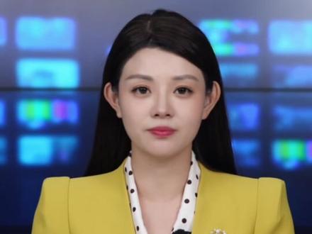 法拉利首款电动车亮相,起售价约合人民币435万元,苹果传奇设计师乔纳森·埃维团队操刀,掀背设计,是法拉利首款5座车型,你觉得这款车怎么样?#法拉利
