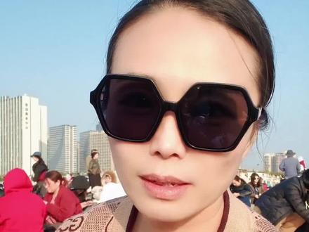 #真实生活分享计划 #汕头烟花秀 我来啦!抢到了前排最佳观赏位置,集装箱码头实况。#吃喝玩乐分享计划