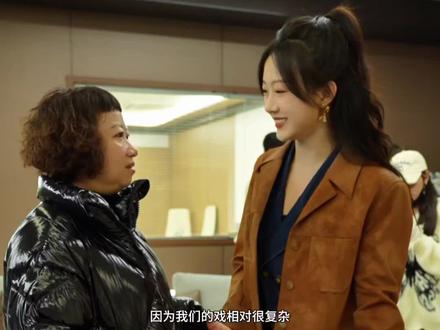 “她需要更好的班底”🥺新的一年一定会玥来玥好!@演员-侯呈玥 /谢谢雪漫老师@作家饶雪漫 对玥儿的肯定,好真诚的一段话、好真诚的两个人💕#侯呈玥 #侯呈玥短剧 #饶雪漫 #月光永不坠落 #演员侯呈玥