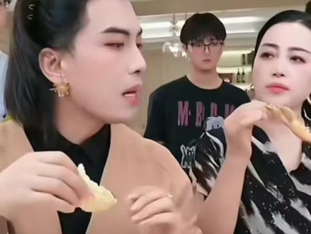 麻呀,一枝梅说话太幽默搞笑了,回广州就被妈妈逼婚生子😂#直播录屏分享 #上热搜 #一枝梅爱唱歌 #一枝梅电母 #国际梅
