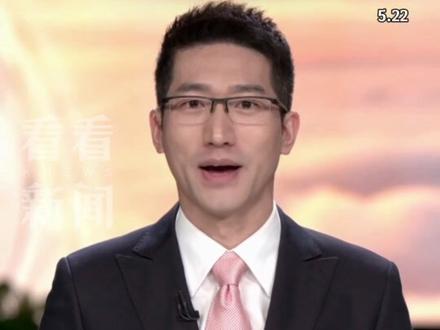 “首秀即巅峰”!观看人数保持10万+!#德比斯首次直播张雪刷爆礼物成榜一大哥 :老德今天够给你面子了啊!老德不明觉厉笑翻网友