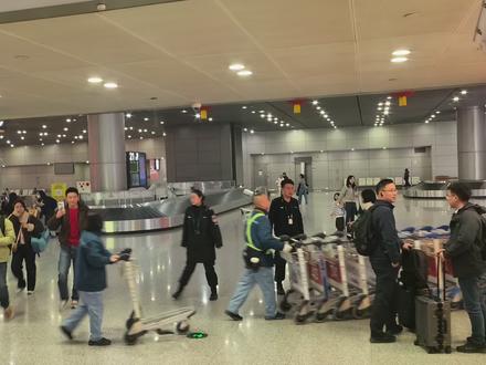 谁能想到,我机场还有奇遇记~ 他从我身边走过的那一刻,
我脑子里疯狂循环:
是他、是他,就是他…~
#机场 #郝熠然