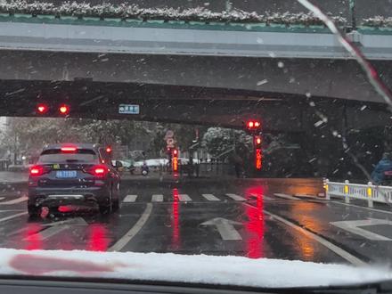 2022年12月1日 06:48 杭州大雪