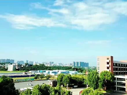 就算墨景深跟季暖离婚了,墨景深还是只认季暖,就算他不想理会这些媒体采访,可他还是第一时间澄清,季梦然不是墨太太