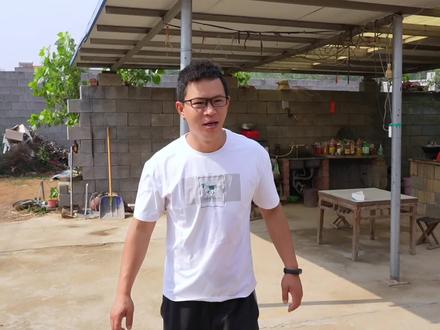 家里要来两位“特殊客人”,老爸一早起来打扫卫生,老妈也很是激动,竟一时不知说啥。 #反诈宣传 #警民一家亲