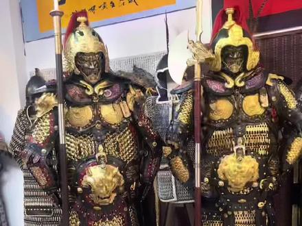 中国甲胄里的明光山文甲60斤#中国甲胄 #渊博文化星 #历史 #奇妙知识在抖音 穿的跟门神似的