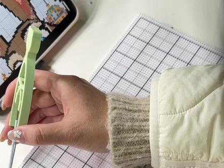 朱迪尼克来啦~ 耗时N个小时的拼豆大作!倍速开到2倍更过瘾!!!
图纸来源@苏本梅拼豆了吗 #真实生活分享计划 #我染上了拼豆 #拼豆 #拼豆豆 #拼豆图纸