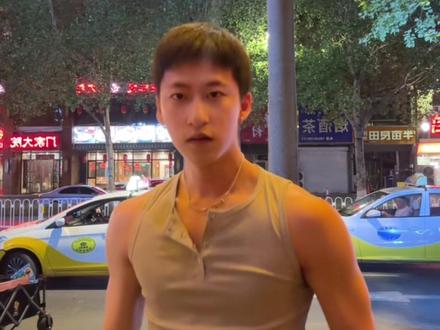 你不洗澡你很牛逼是么😂😂你很臭啊🤮🤮 #精神状态belike #中文说唱最强进鼓 #废话说唱