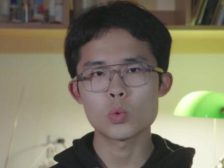 当年千元机上也有!小米15Ultra类似双拼色 大概两个月前……华为商城短暂上架了官方翻新畅享70z,999起售,当时还引发了些争议呢😕。
畅享70z搭载的处理器……麒麟710A,前身是麒麟710
六年前就已经下放到这款当时的千元机上了!
后来加了F,据说是因为制裁,改成在大陆封装了,用的FCCSP封装工艺。710和710F还都是台积电12nm工艺制造的。
再后来有了710A,是用中芯国际14nm工艺制造的,虽然理论性能早就不算强了,但当时全链路国产还是超意义的👏。
不仅双拼色,当时荣耀8X还有不少有意思的点,和小米/红米属于是“配合默契”,想深入了解的话欢迎点我头像看长视频哦!
#数码#华为#荣耀手机#小米 #雷军