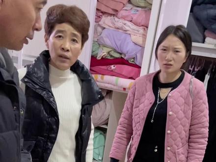 婆婆趁着我们不在家来我们房间找卡,真是不让家安生一点