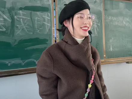 班级版“疯狂拍卖会”,孩子们通过努力用积分竞拍的快乐谁懂啊~ #班级管理 #积分拍卖会 #小学生 #校园生活欢乐多 #师生互动