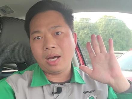 今天吴师傅教你倒车后视镜下翻功能怎么设置#汽车小常识