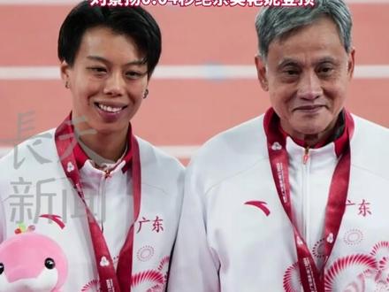 最懂三级跳的跨栏冠军,没有专属教练,训练全靠“蹭”?麦国强以三级跳节奏训练,助刘景扬逆袭夺冠#刘景扬