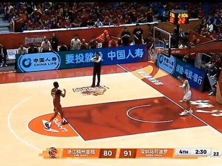 贺希宁走步了吗?CBA裁判专家丁佳宁也是进行了分析,最终他给出了答案,那就是没有走步!