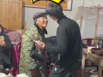 铁锹姐弟家庭晚会飞驰/斗舞爷爷 铁锹弟活宝吴世豪
欢乐中国年
#铁锹姐弟
#铁锹姐弟原视频
#铁锹姐弟原视频百万赞
#吴晓微
#过年
@吴晓微 @南塘垂钓中心