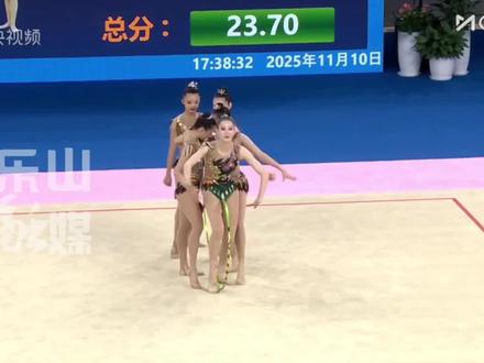 十五运艺术体操集体全能四川队夺金,乐山姑娘赵红玉、梁琪佳表现出色。