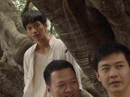 给阿嫲的台词设计了一幅字 做人一定要有情义,自然有贵人扶持。“原来阿嬷教我的,从来不是算计,而是善良。你若有情有义,世界自会温柔待你。”
#给阿嫲的情书 #阿嬷的情书 #电影给阿嫲的情书 #外婆的爱 #人生感悟 #中式美学 #国风书法 #女性成长 #人间清醒 #传统文化 #治愈文案 #处世之道 #金句分享 #正能量语录 #手写书法