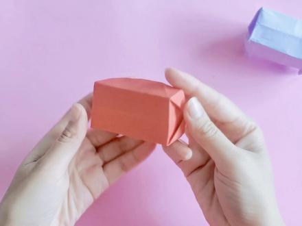 日用品手工教程5:简单版小课桌,好看还好折,让你爱上学习哦!