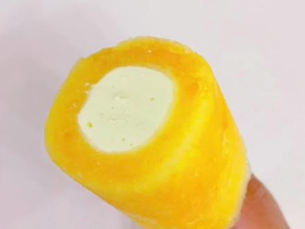 家里有喝完的酸奶盒别再浪费了!动手做一个童年冰桶雪糕吧#美食vlog #雪糕