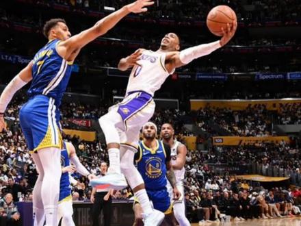 湖人官方宣布解约班巴和哈里森,球队战术调整引发热议!#湖人总冠军 #湖人 #nba