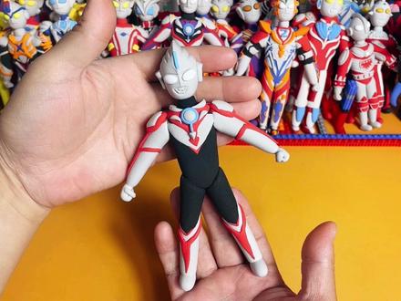 #创作灵感 欧布奥特曼原生形态#粘土教程 来喽,赶紧学起来#超轻粘土 #粘土奥特曼 @抖音小助手