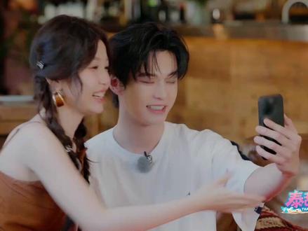 #泰甜啦 #泰甜啦定档 当暮暮朝朝决定联手,心疼林岁一秒!#虞书欣 #何与 #mikeangelo