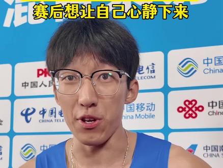 11月17日晚,第十五届全运会田径男子百米飞人决战,湖北选手李泽洋以10秒11的成绩夺得冠军。